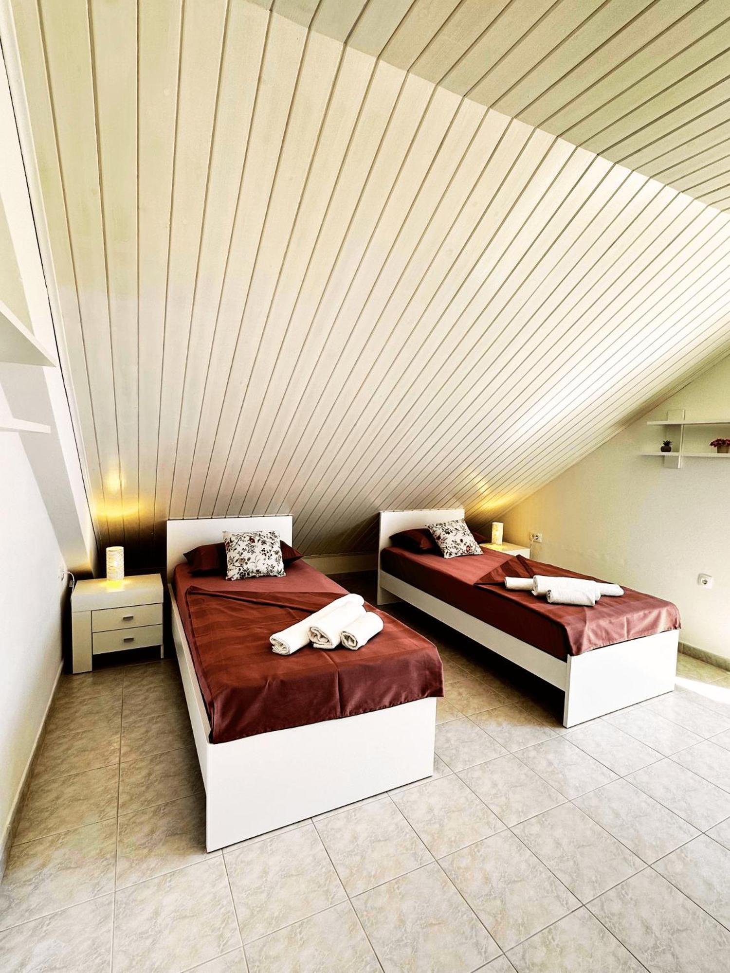Apartments Vilma 穆泰尔岛 外观 照片